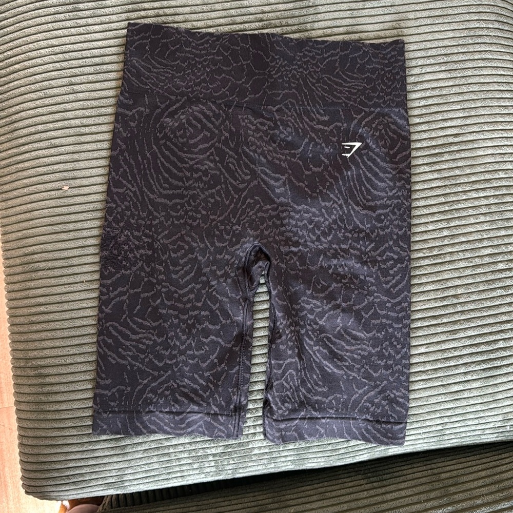 NWOT Gymshark Seamless Cycling Shorts, black and grey, XL